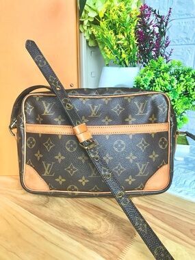 ✅LOUIS VUITTON TROCADERO 27 BAG